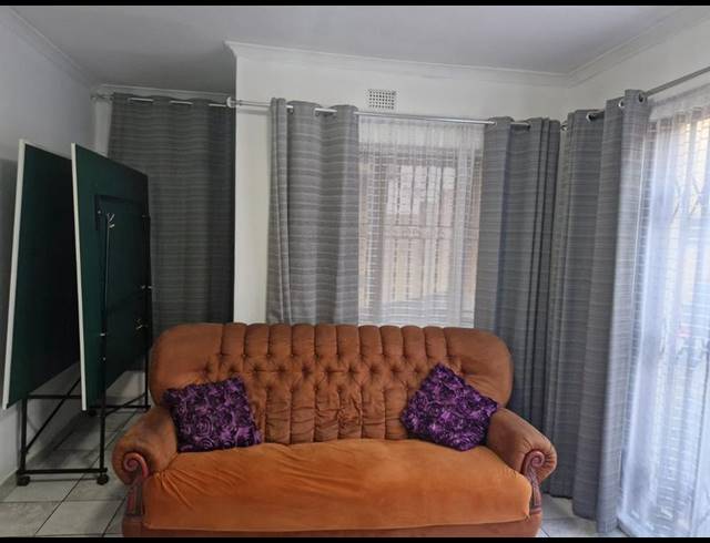 4 BEDROOM HOUSE FOR SALE IN MONTFORD